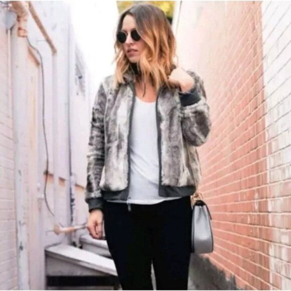 Splendid Gray Taupe Long Sleeve Faux Fur Bomber Jacket Zip Up Small - Picture 1 of 7